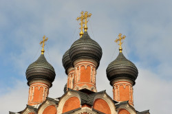 BIN63 
Купола храма в честь Боголюбской иконы Божией Матери 
2012-03-17 20:31:58