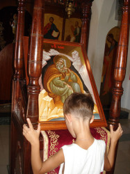 ElenaD 
У иконы св. пророка Илии 
2012-03-19 21:05:01