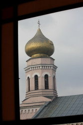 ad 
widok z okna .... cerkiew sw. OLGI w ŁODZI 
2012-03-25 17:52:32