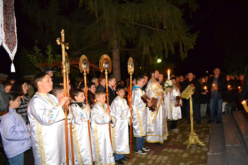 Hristos A Inviat