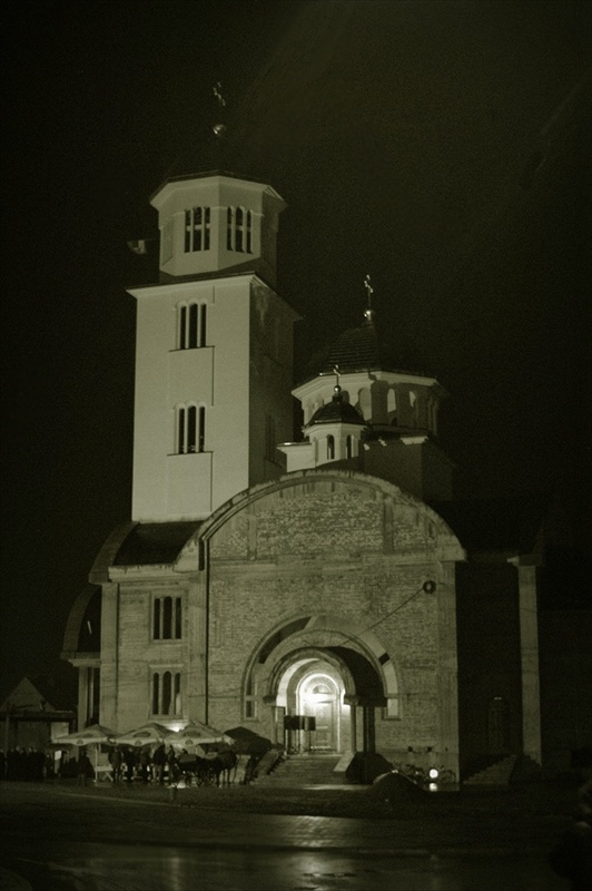 hram u noći