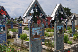bogdan 
Cimitirul Vesel - Săpânţa (4) 
2012-04-11 21:29:06