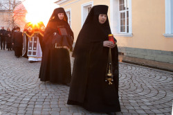 kcenia.belova 
Погребение плащаницы 
2012-04-13 19:42:00