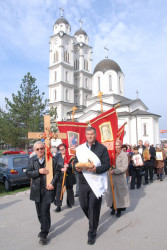 1_Milan 
Литија у Грчици 
2012-04-13 22:02:37