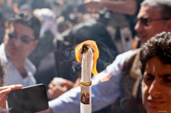 florinnd 
Veniti de luati Lumina.Holy Light Jerusalem today  14 apr 2012 
2012-04-14 17:00:40