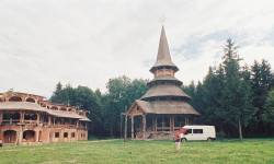 bogdan 
Mănăstirea Săpânţa-Peri 
2012-04-16 22:52:38
