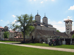 Nesko 
 Црква Св.Архангела Михајла и Гаврила у манастиру Ковиљ 
2012-05-06 00:39:17