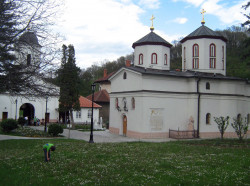Nesko 
Црква Св.Архангела Михајла и Гаврила у манастиру Раковица 
2012-05-14 11:14:03