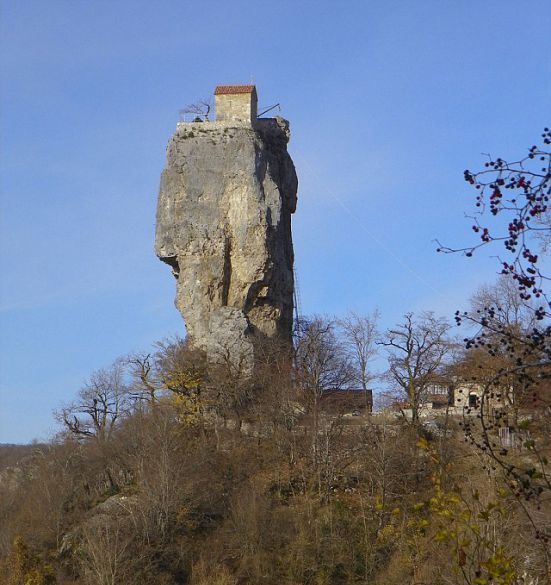 Кацхинский столп. Katskhi monastery