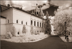 ivu 
Территория Саввино-Сторожевского монастыря 
2012-06-12 15:48:30