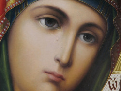 claudetteB 
Maica Domnului plange/ God`s Mother cries 
2012-06-15 01:53:12
