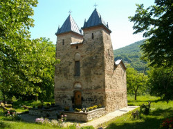 Diyana 
Храм "Св. Богородица" в с. Долна Каменица 
2012-06-25 09:17:10