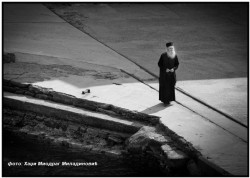 hmiodrag 
Monah u pristanistu- 
2012-06-27 12:03:09