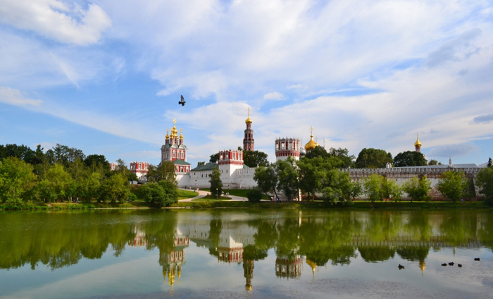 Пруд у Новодевичьего монастря