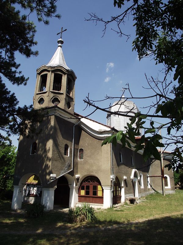 Храм "Света Богородица" град Дебелец, обл. Велико Търново