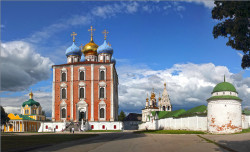 tolmargarita 
Успенский собор Рязанского Кремля 
2012-07-01 22:27:42