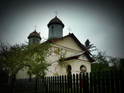 ovidiu 
Biserica Sfantul Gheorghe din Bezdead 
2012-07-04 11:34:39