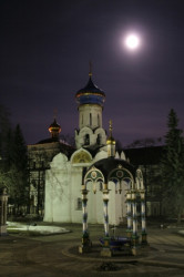 nikulinivan 
Свято-Духовский храм 
2012-07-09 12:36:41