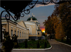 B.Bort 
Утро в монастыре 
108 
2012-07-10 08:13:44