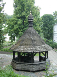 haidamaka 
Монастирська криниця 
2012-07-14 01:22:55