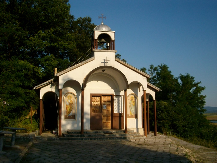 църквата на Златаришкия манастир "Св. ап. Петър и Павел", Шуменско