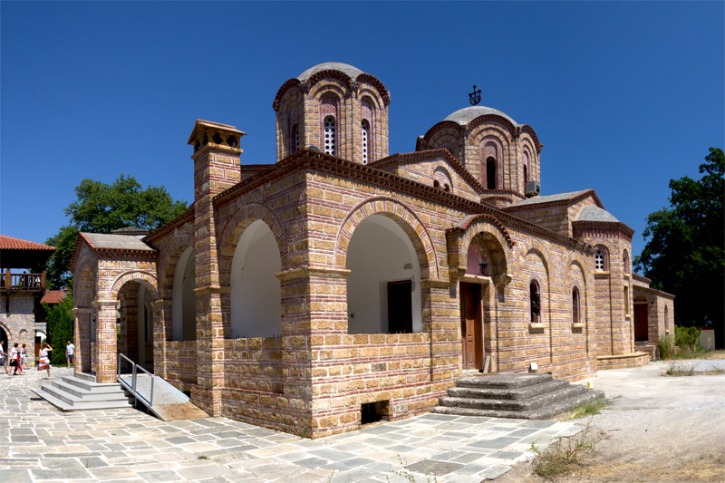 Biserica noii manastiri Sf. Dionisie de la baza muntelui Olimp