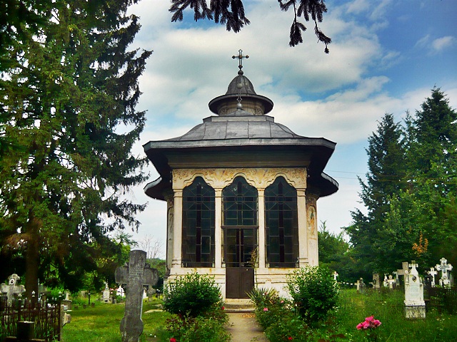 Biserica din cimitirul Manastirii Caldarusani