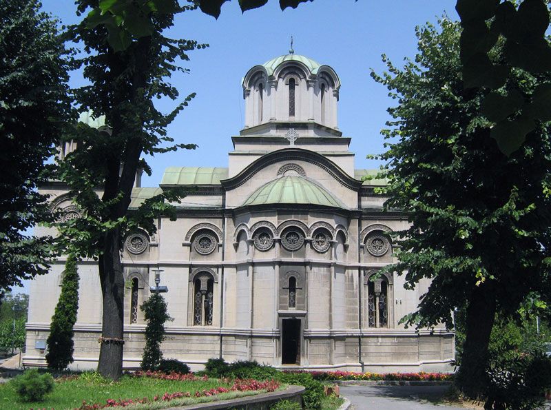 Храм Св.Георгија на Чукарици,јужна страна.Београд
