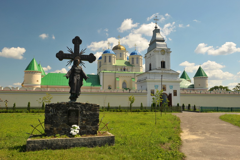 Свято-Троицкий Межиричский монастырь