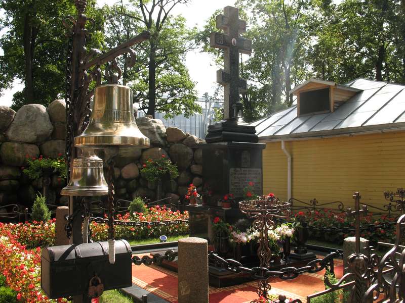 Памятник погибшим Православным воинам и морякам