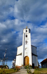 Daxy 
Manastir Duga njiva kod Modrice,Republika Srpska (stara crkva ) 
2012-08-13 14:28:56