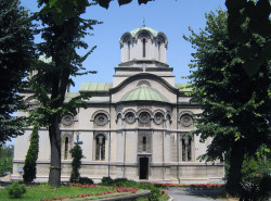 Nesko 
Храм Св.Георгија на Чукарици,јужна страна.Београд 
2012-08-15 21:31:03