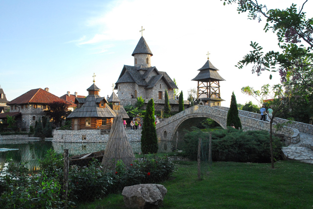 КРСТ И ЗВОНА НАД СРБИЈОМ---Cross and the bells tone up of Serbia, 208