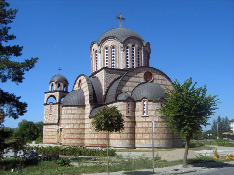Храм Св.три Јерарха у Пожеги.