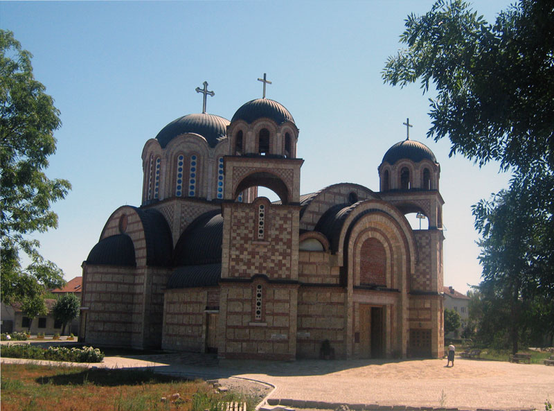 Храм Св.три Јерарха,Пожега