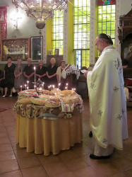 waniia 
Малка Богородица в храма 
2012-09-08 23:00:52