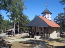 Nesko 
Црква Св.вмуч.Пантелејмона на планини Дивчибаре 
2012-09-15 01:05:40