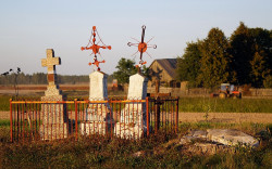 Ewczer 
Krzyże na rozdrożu... 
2012-09-24 13:40:57