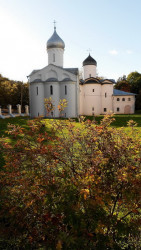 Sofia-8 
церковь Прокопия 1529г церковь Жен-мироносиц 1510г. 
2012-09-24 14:30:45