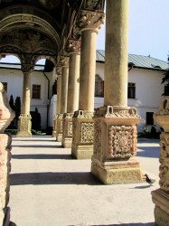 Mitrut Popoiu 
Summer Heat at Antim 
2012-09-27 12:44:53