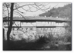 sepia 
Манастир "Св. арх. Михаил" близо до Велико Търново - град Дебелец 
2012-09-30 21:49:41