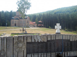 Nesko 
Спомен црква у селу Душковци испод Дивчибара 
2012-09-30 23:18:48