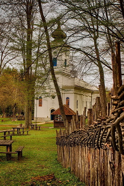 Црква у Бранковини, Србија