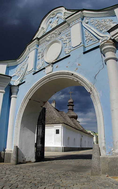 Монастырь Михайловский.