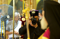 paulos4205 
Photographing the photographer (father Gerasimos) 
2012-10-01 11:08:44