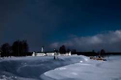 kcenia.belova 
Свято-Троицкий Александра Свирского монастырь 
99 
2012-10-01 16:36:19
