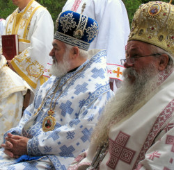 Miladin.Š 
Vladika osječko-poljski i baranjski Lukijan i vladika bihaćko-petrovački Hrizostom 
2012-10-05 22:08:28