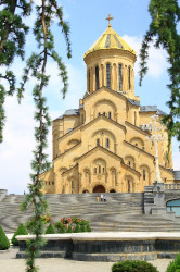 jarek1 
Holy Trinity (Sameba) Orthodox cathedral in Tbilisi 
2012-10-09 22:30:39