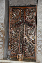 jarek1 
St. Nino cross in Sioni cathedral in Tbilisi 
2012-10-09 22:32:19
