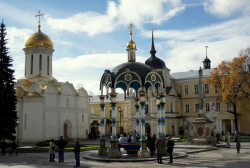 kucharm 
Свято-Троицкая Сергиева Лавра 
2012-10-14 14:43:19